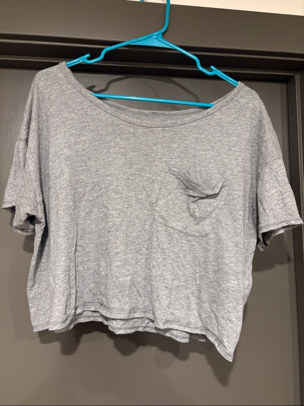 Women’s Gray Cropped Pocket Tee